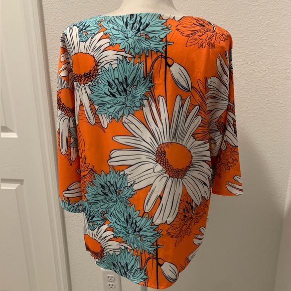 Sunflower 🌻 Blouse - Picture 4 of 5